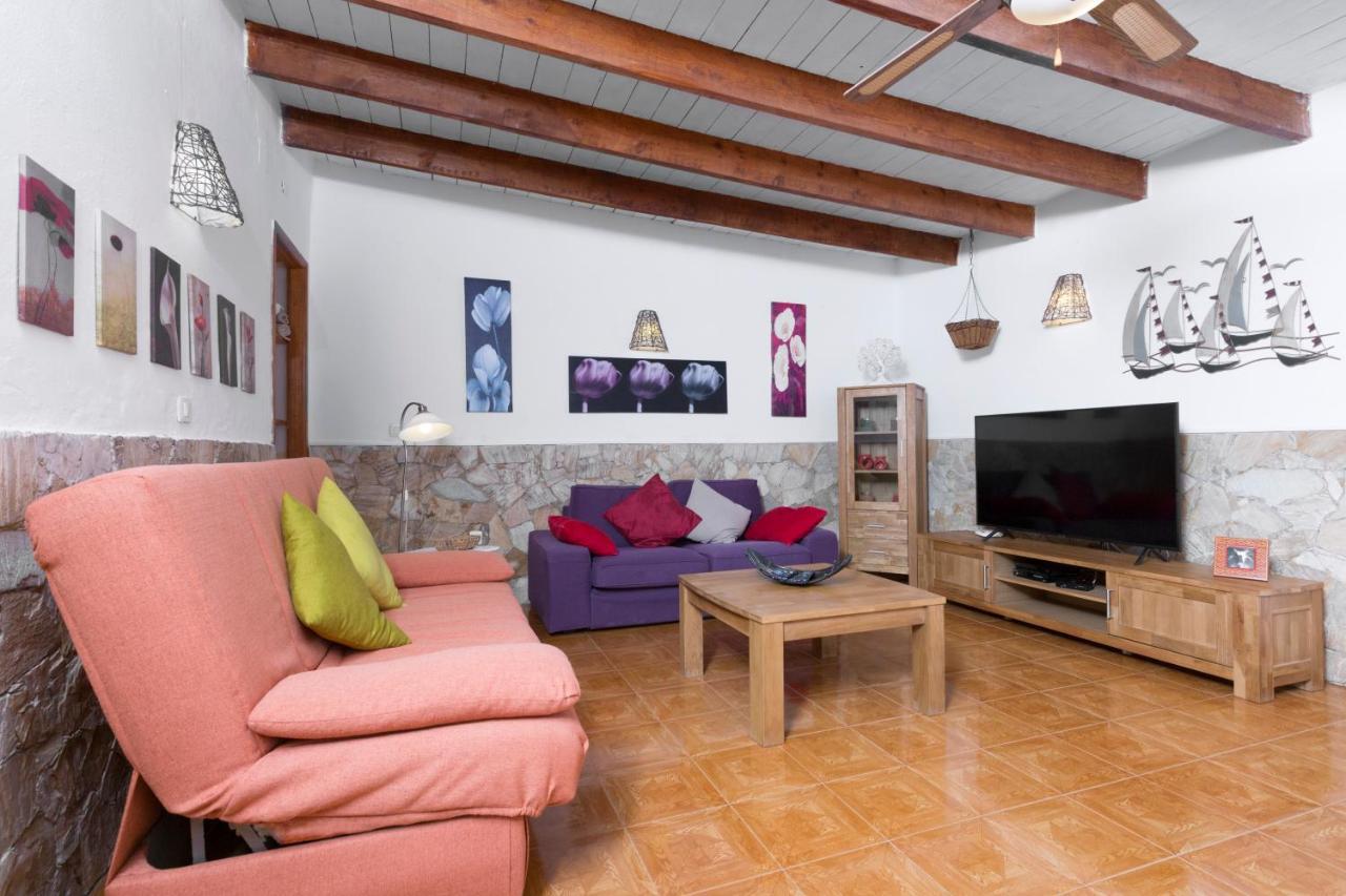 Home2Book Quiet Villa With Private Pool Triquivijate エクステリア 写真