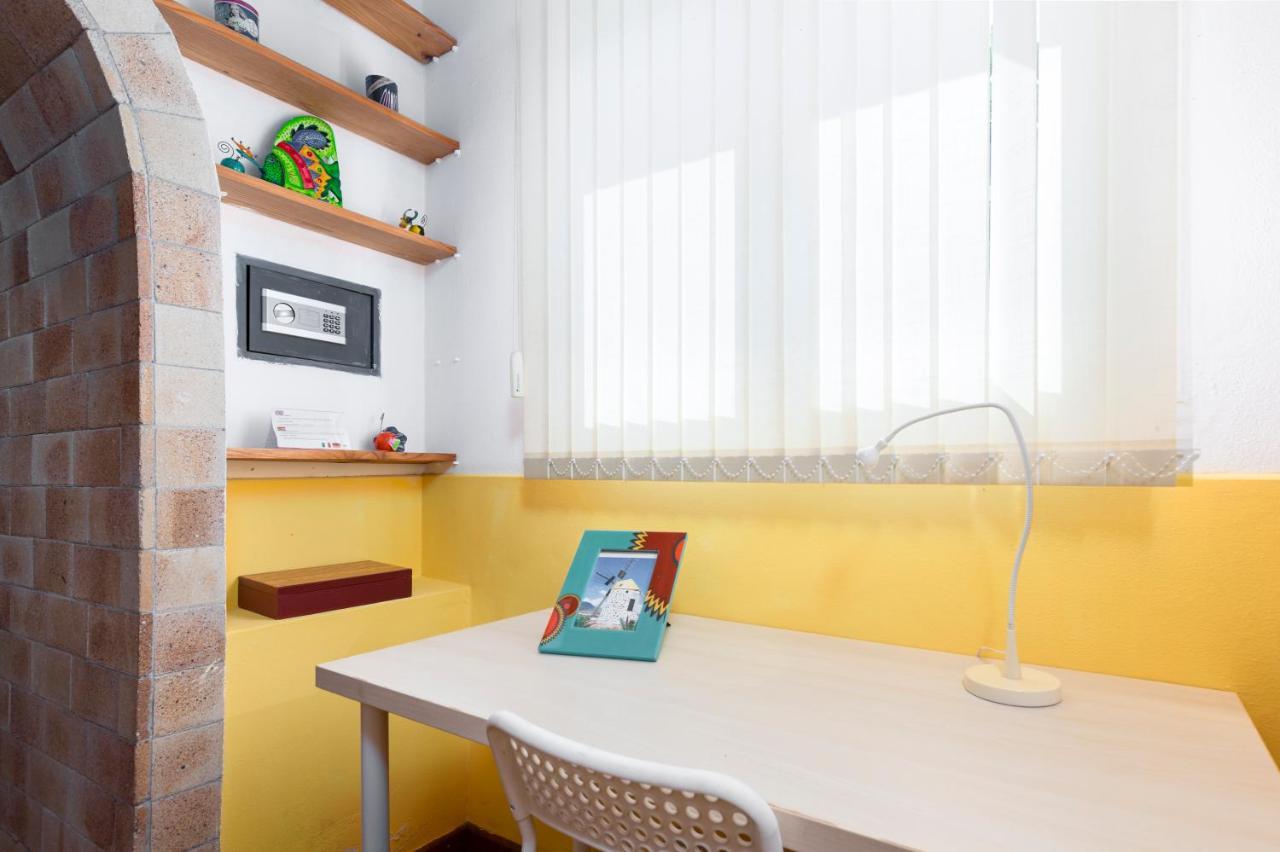 Home2Book Quiet Villa With Private Pool Triquivijate エクステリア 写真
