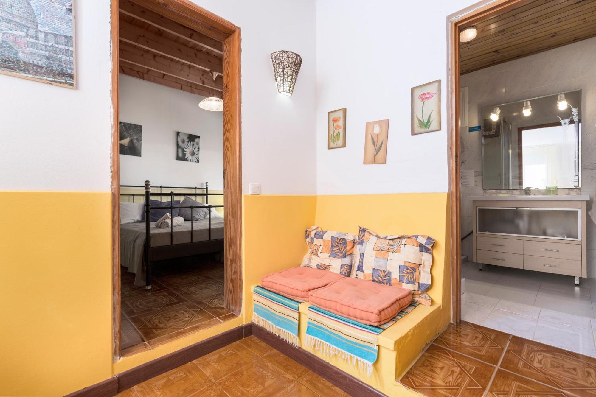 Home2Book Quiet Villa With Private Pool Triquivijate エクステリア 写真