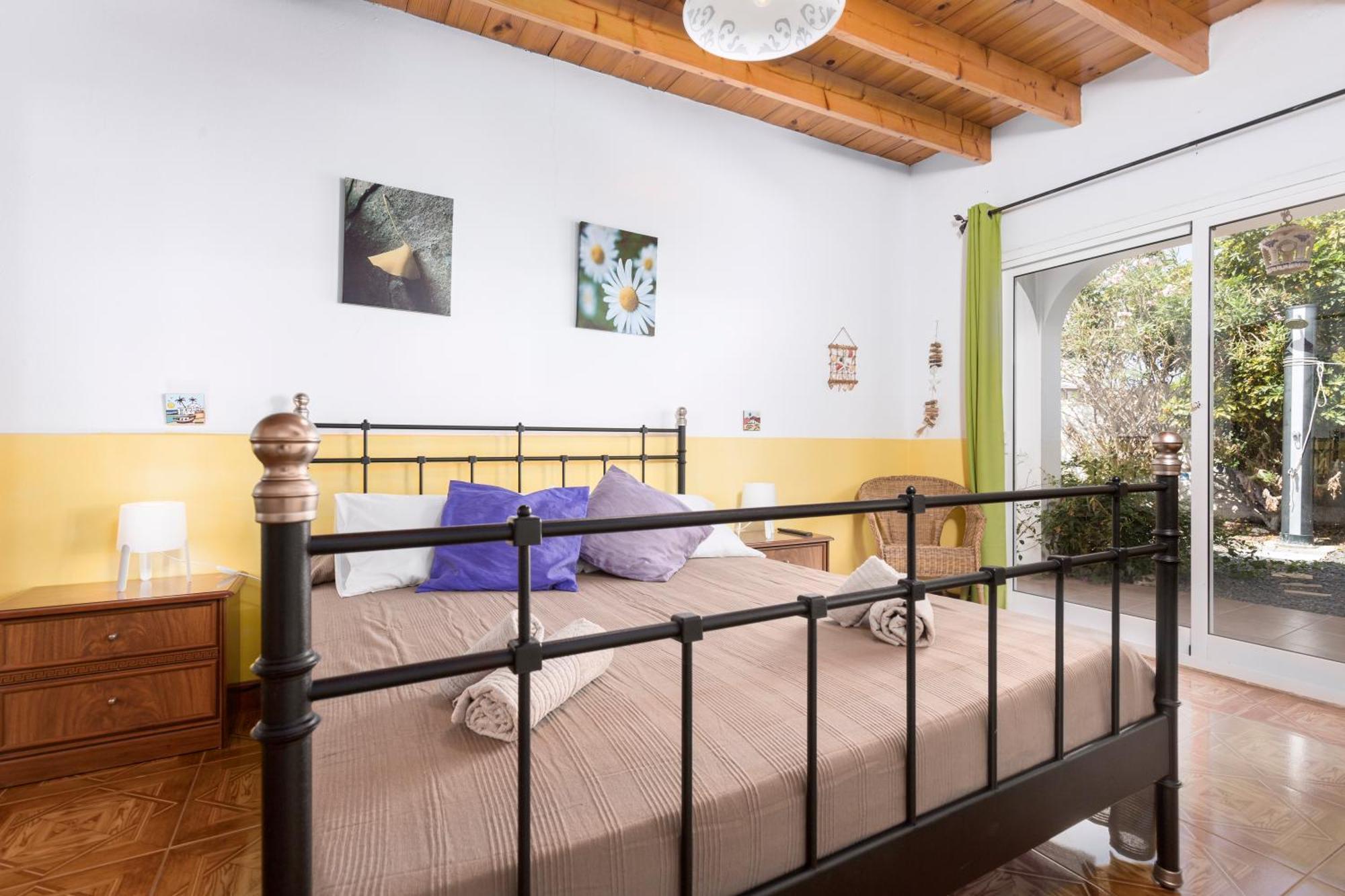 Home2Book Quiet Villa With Private Pool Triquivijate エクステリア 写真