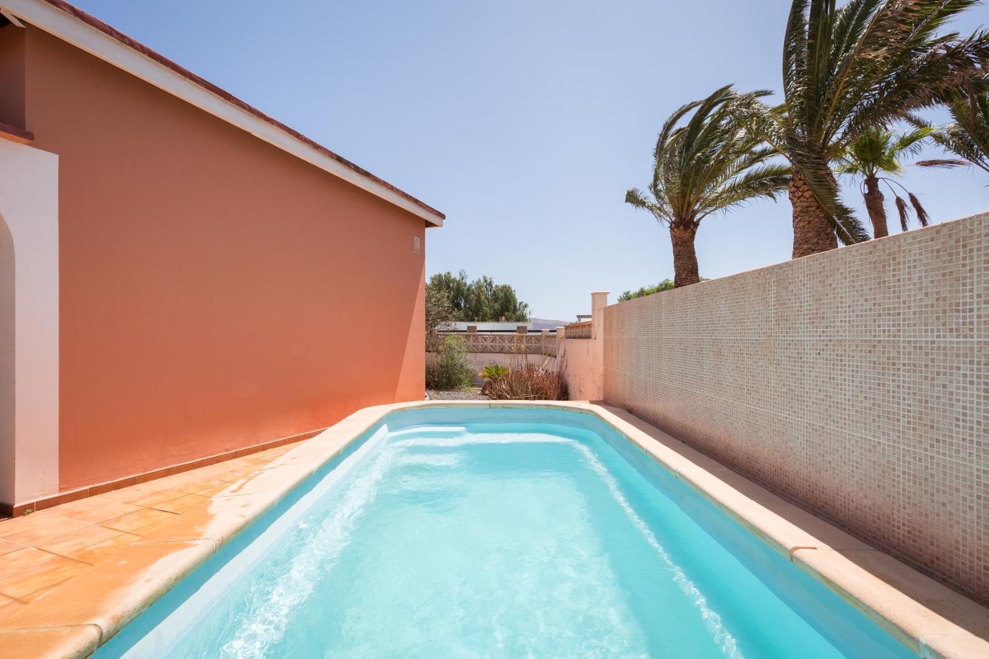 Home2Book Quiet Villa With Private Pool Triquivijate エクステリア 写真