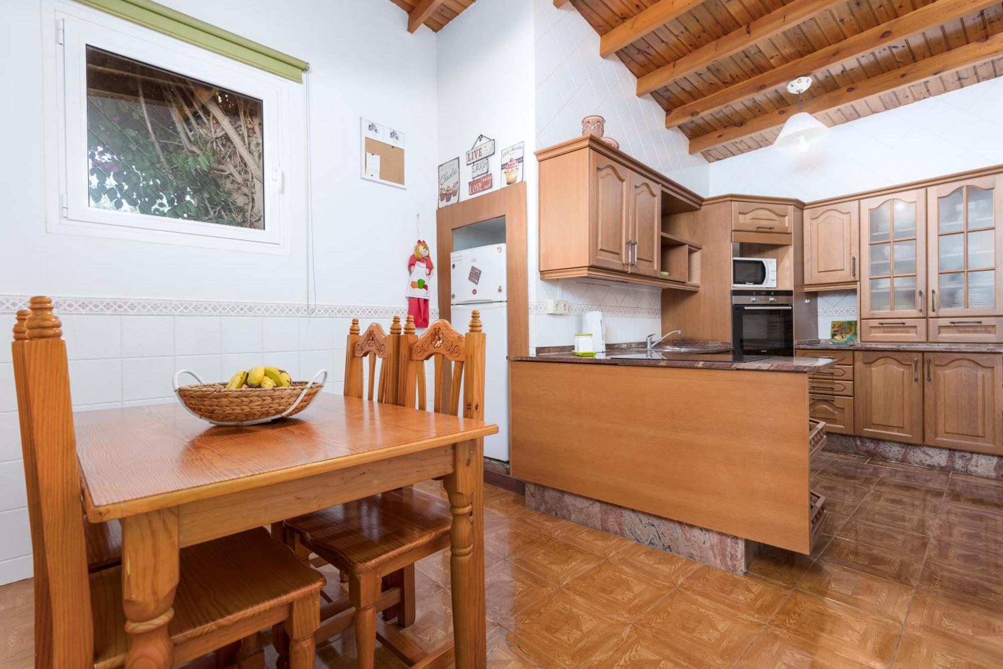 Home2Book Quiet Villa With Private Pool Triquivijate エクステリア 写真